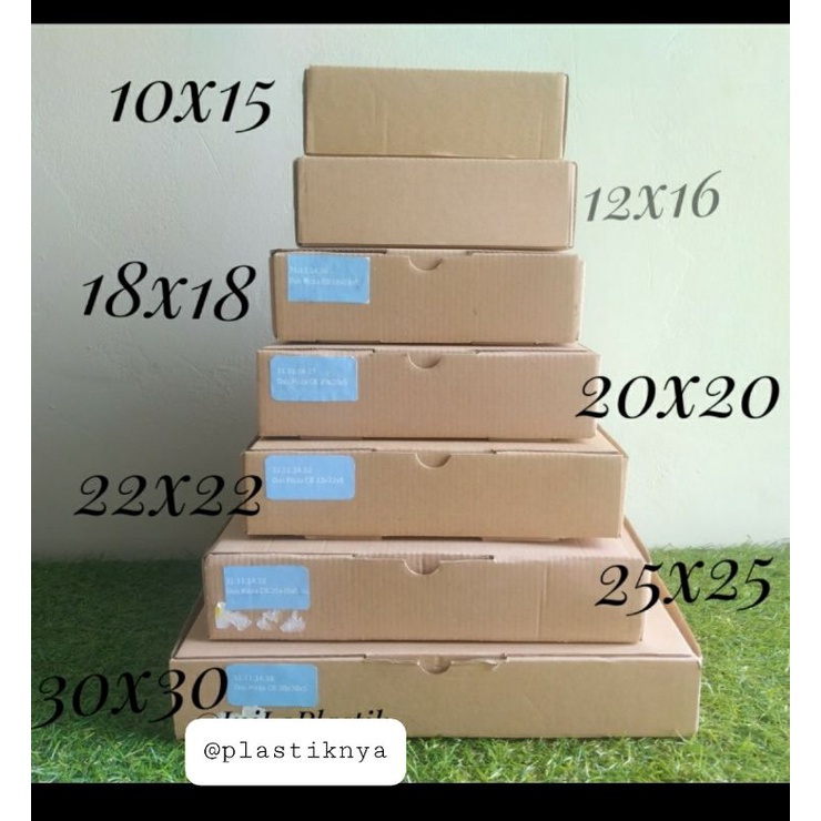 

@10pcs Dus Box 22 x 22 x 5cm / Dus Hampers