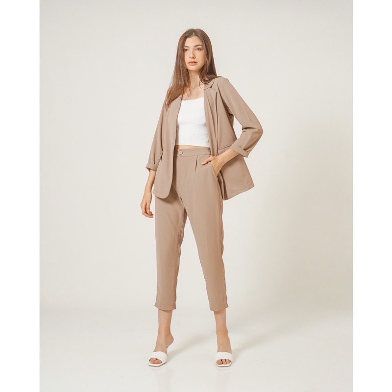 THIS IS APRIL SET COOPER BROWN