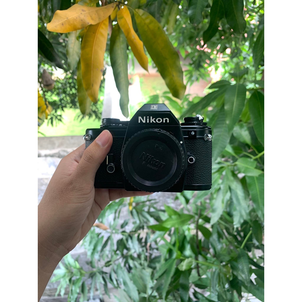 Kamera Analog SLR Nikon EM BODY ONLY