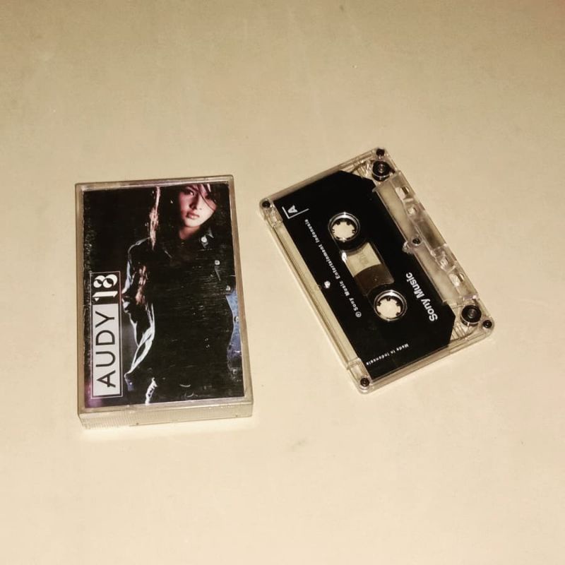 kaset audy 18