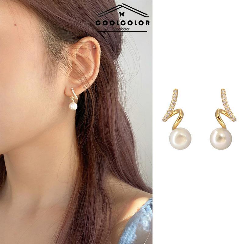 COD❤️1 Pasang Anting Stud Trend Baru Fashion Liontin Sederhana Anting Wanita Populer Murah Wanita Fashion Wanita Sederhana Aksesoris Perhiasan Hadiah Ulang Tahun