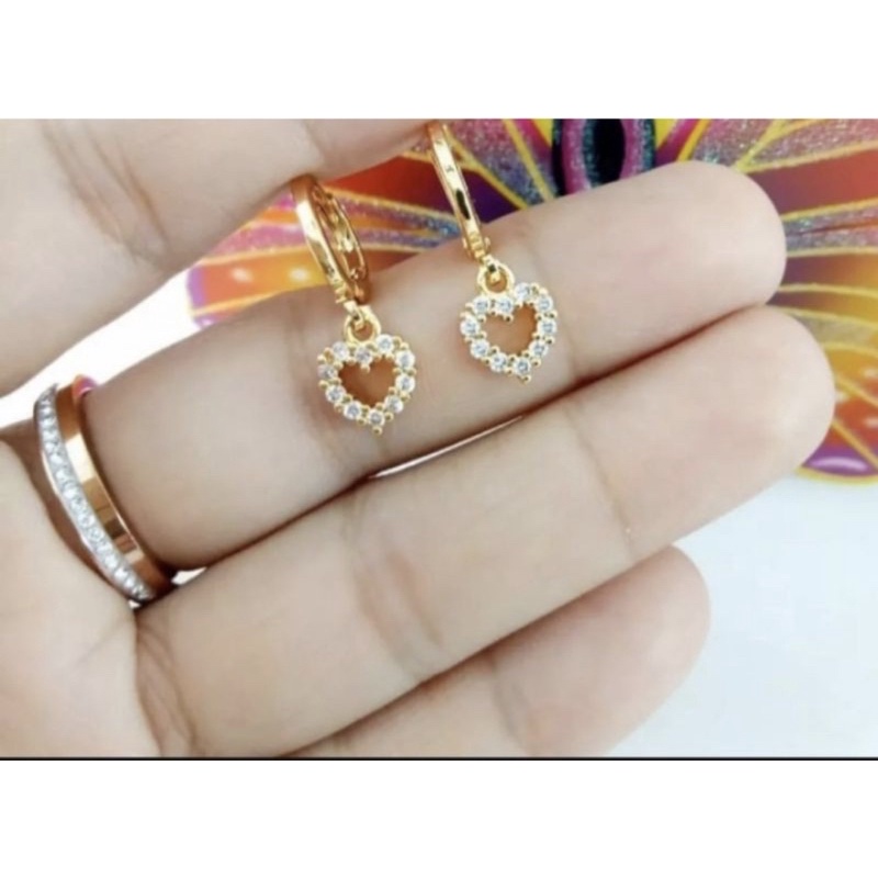 anting jepit love bolong gold terlaris perhiasan wanita titanium gold