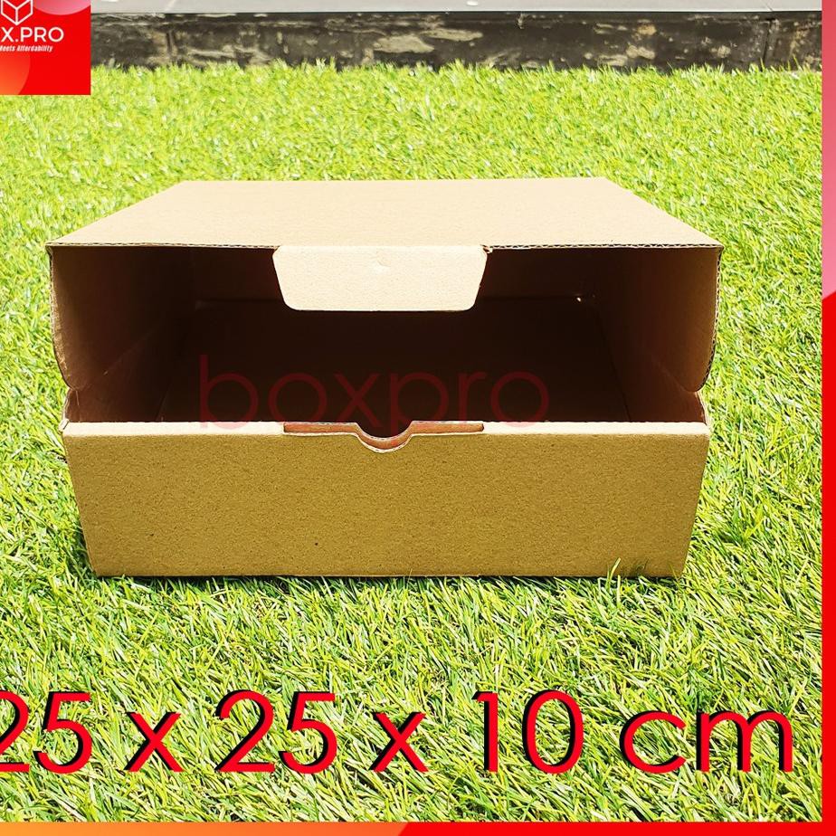 

Jangan Ketinggalan order.. Kardus Dus uk 25x25x10 cm ( 5 pcs ) DieCut Box Kotak Packing Aksesoris B