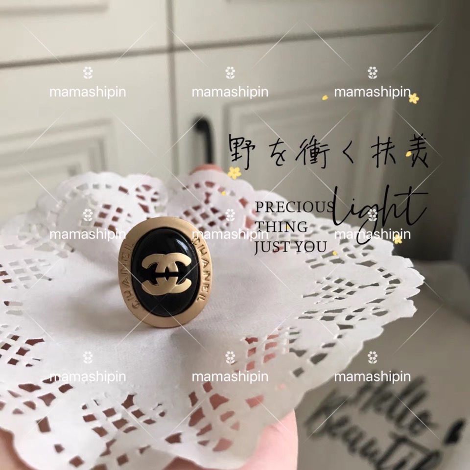 Cincin Model Terbuka Desain Huruf C Hias Permata Hitam Adjustable Untuk Wanita