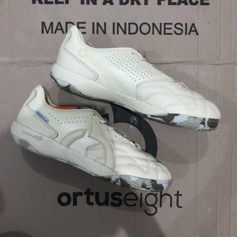 Sepatu Futsal Ortuseight Jogosala Revolt (Ivory/Camo)