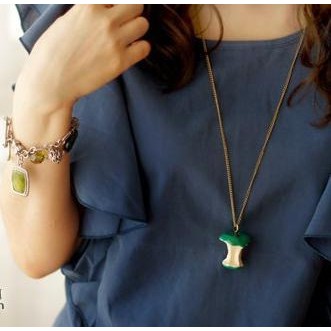 Unik Kalung Rantai Panjang Retro Liontin Buah Apel Tergigit Berkualitas