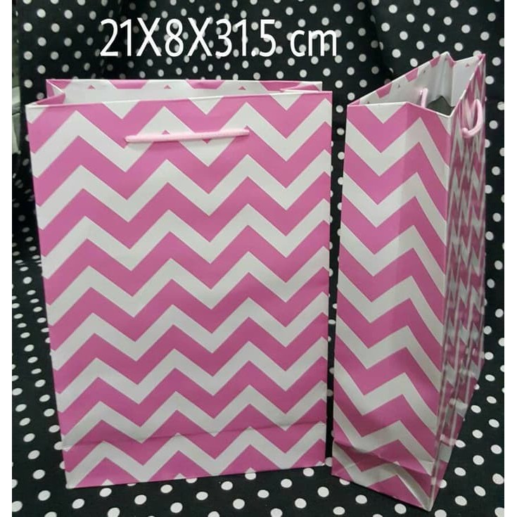 

PARTY EQUIPMENT - Paper Bag Zigzag Pink 21x8x31.5 cm by Queenballoon - LIMITED