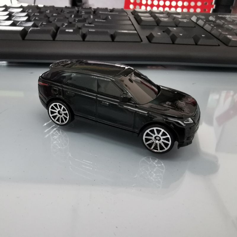 Hot Wheels Range Rover Velar Hitam Loose new Mulus