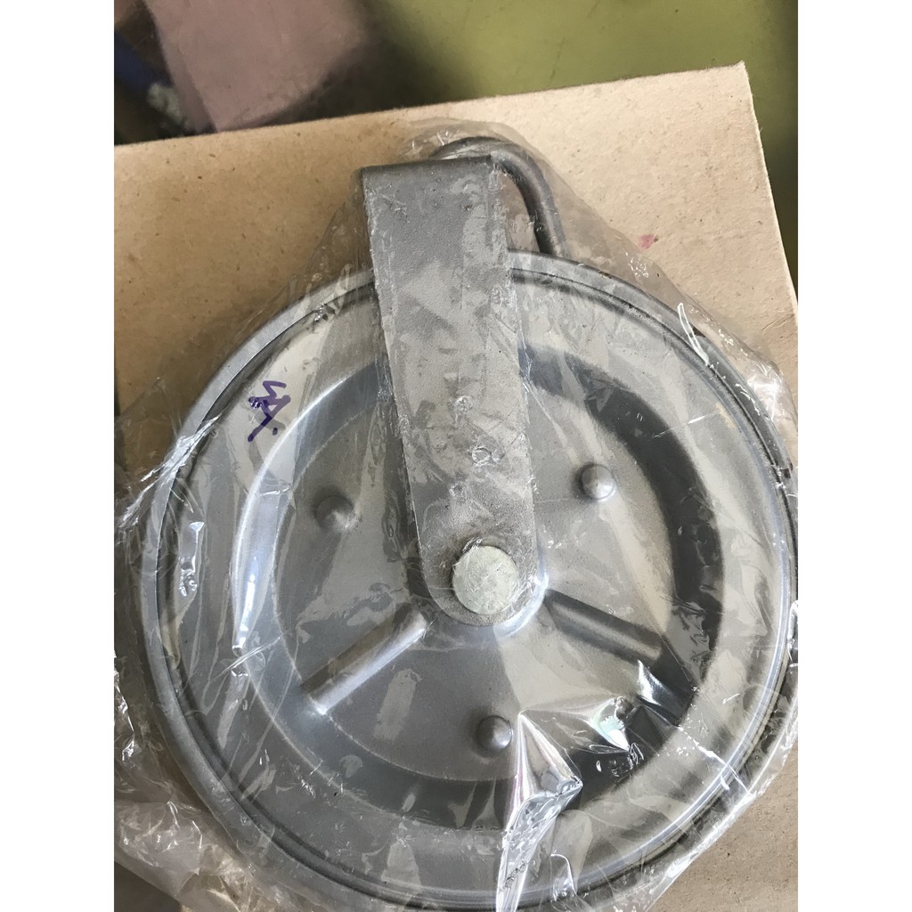 Kerekan Besi Katrol Timba Besi Bangunan Katrol Sumur