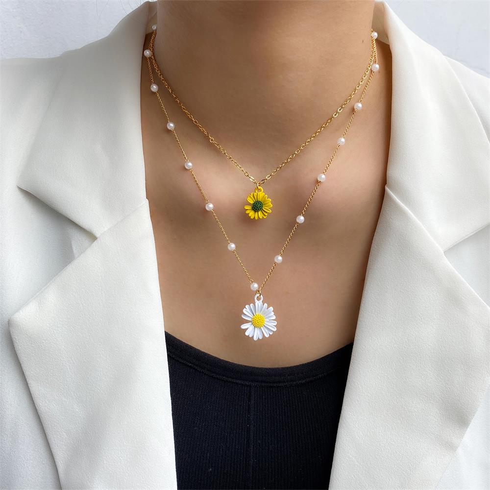 Kalung Rantai Liontin Bunga Daisy Kecil Lapis Emas Aksen Mutiara Gaya Bohemian Untuk Wanita