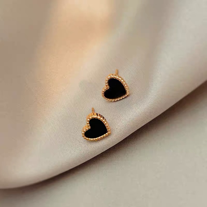 Anting Tusuk Motif Hati simple Bahan titanium steel Untuk Wanita