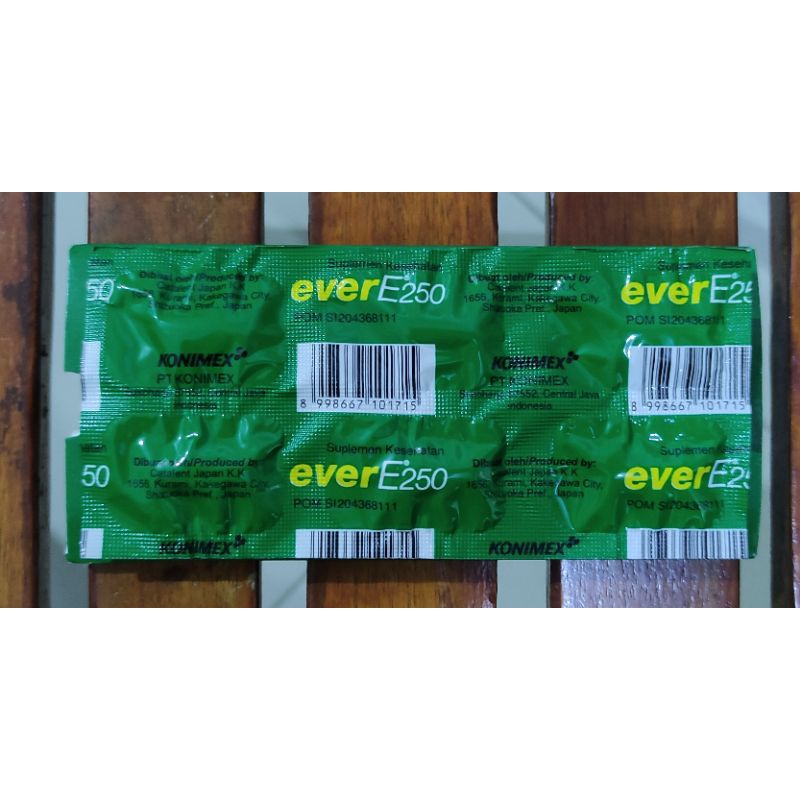 Ever E 250 6 Kapsul / Vitamin E Untuk memelihara Kesehatan Kulit