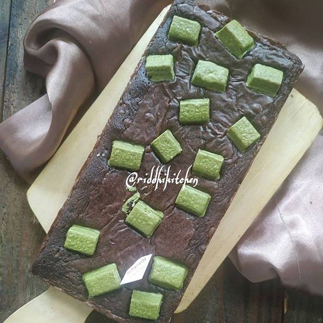 

Brownies Special with KitKat Green Tea (TERMURAH)