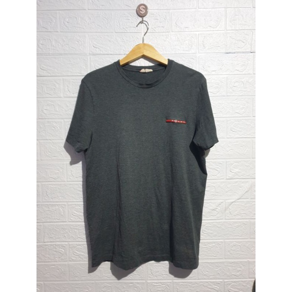 kaos oblong PRADA second