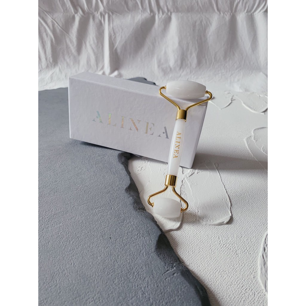 Natural Beauty Roller Facial Beauty Massage Tool by ALINEA