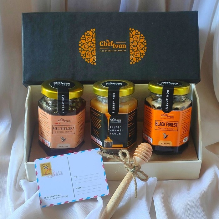 

Duo Honey Caramel Hampers Madu dan Selai Kurma Parcel Sehat Gift Set - BARU