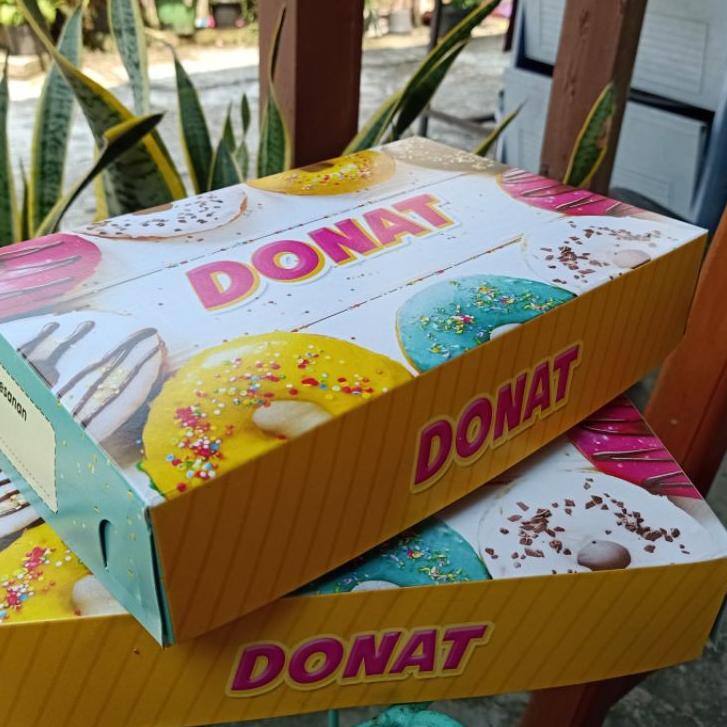 dus donat isi 6/12 donat / box donat / ukuran 27x18.5x5.5