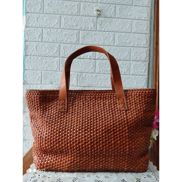 Tas map kulit asli model hobo handmade anyam MOJE  jogja