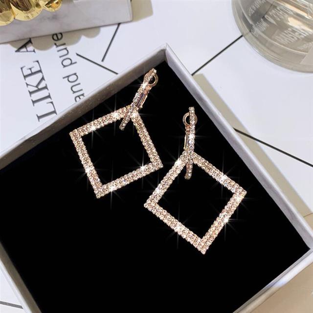 925 jarum perak aksesoris berlebihan Diamond Square anting-anting wanita Korea panjang temperamental