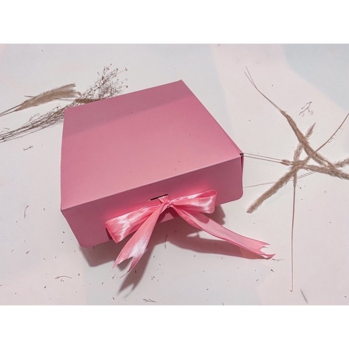 

Ginger- Semi Hard Box Pink Full Ready Cocok Untuk Hampers, Kado, Gift, etc.