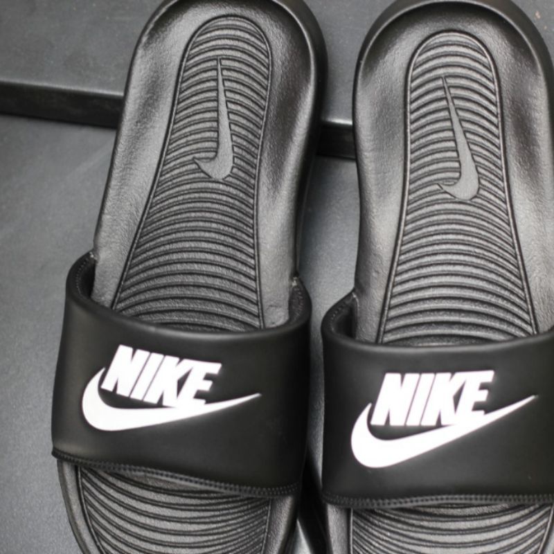 Sandal Nk Victory One Black White Original / Sandal Slide Pria / Sendal Nk Victory One Black White Original / Sendal Nike Original / Sandal Slide Pria Original