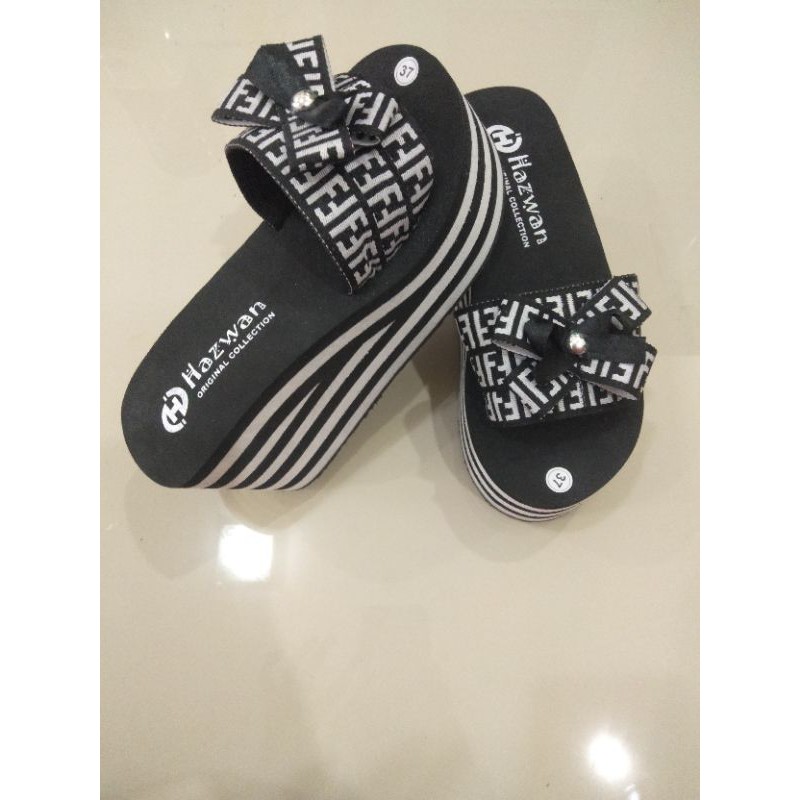 Sandal wanita Hazwan selop fendy hitam putih