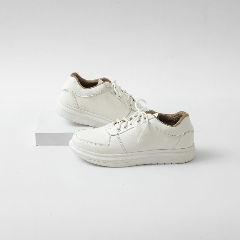 Sepatu Sneakers wanita &quot;Sella Shoes&quot; White Trendy