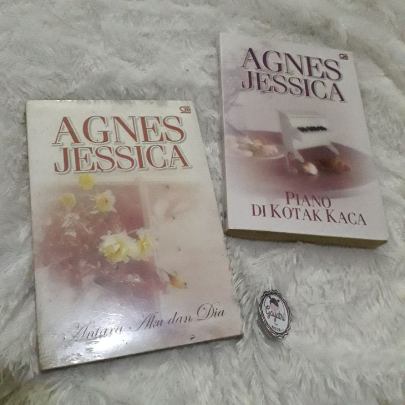 Jual NovelNovel Teenlit by Agnes Jessica (Piano di Kotak Kaca Antara