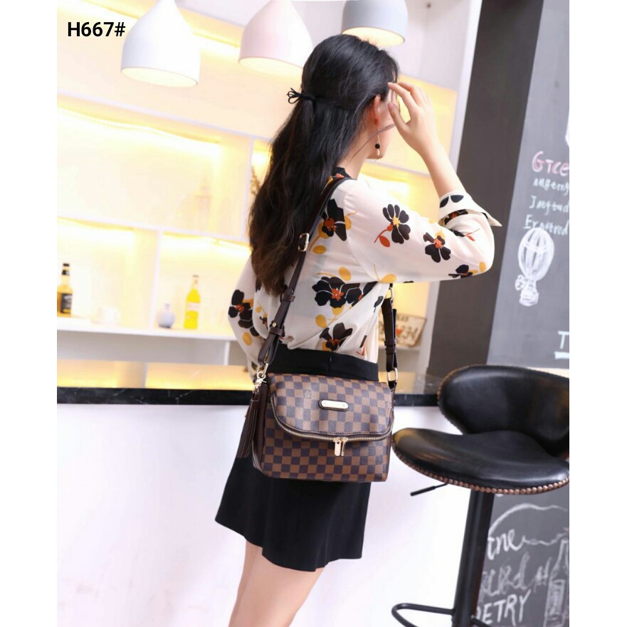 Tas Selempang LV Louis Vuitton Preston Flap Crossbody Bag H667
