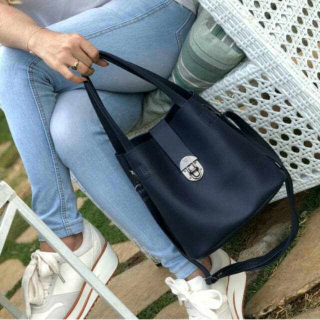 Tas Wanita Miniso Selempang