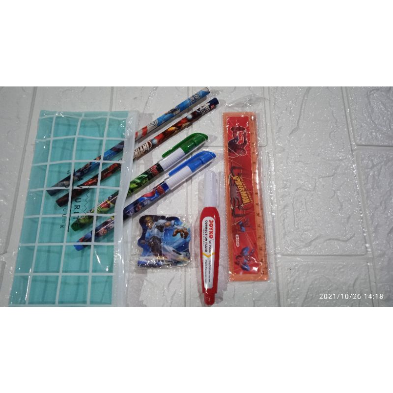 

Set alat tulis karakter
