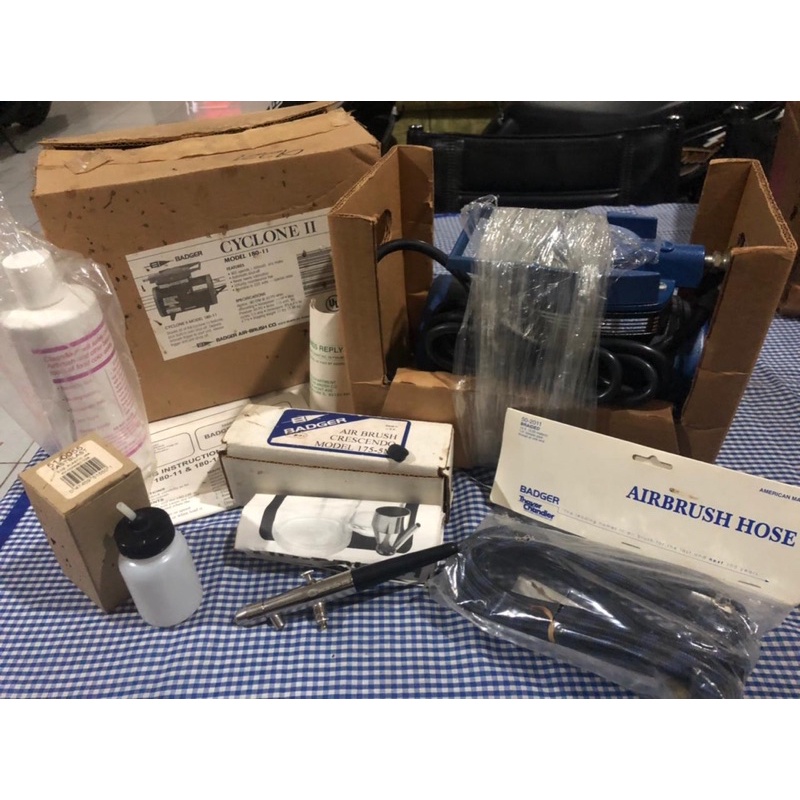 Badger Airbrush Kit