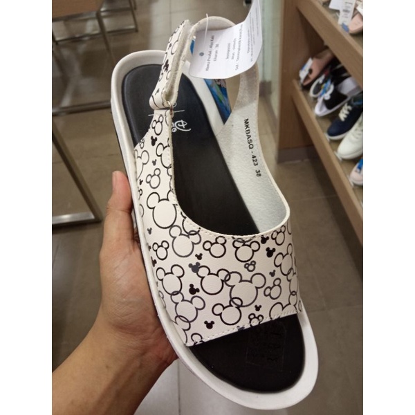 Sepatu sandal Disney x Nevada