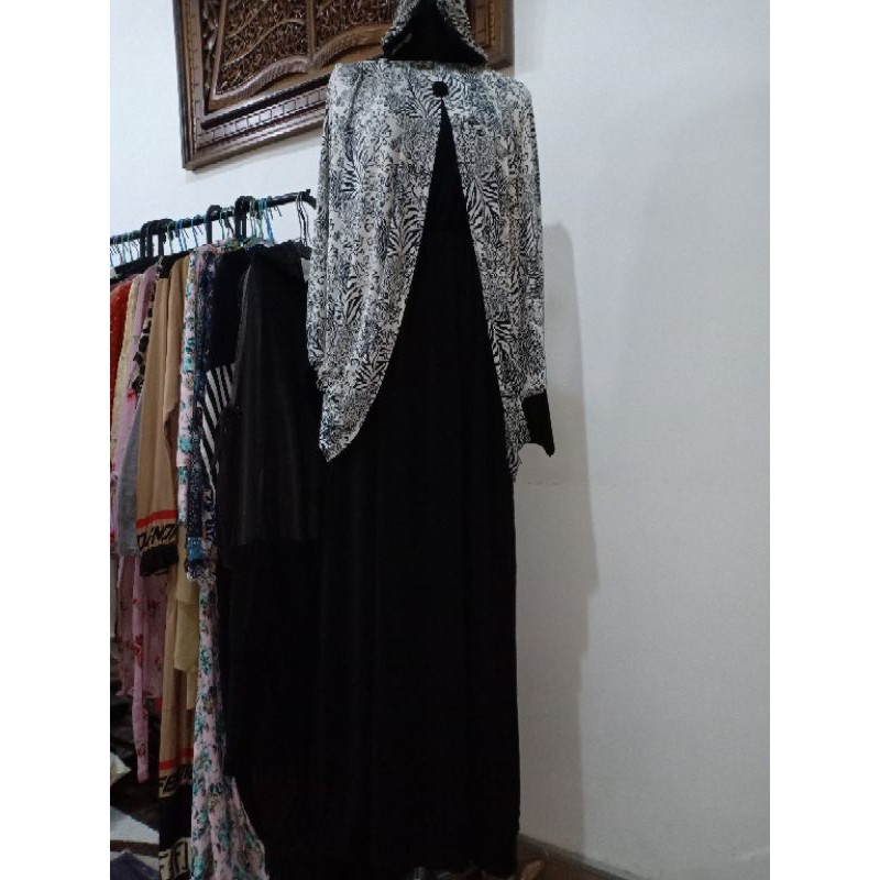 gamis Jersey motif hitam putih batik