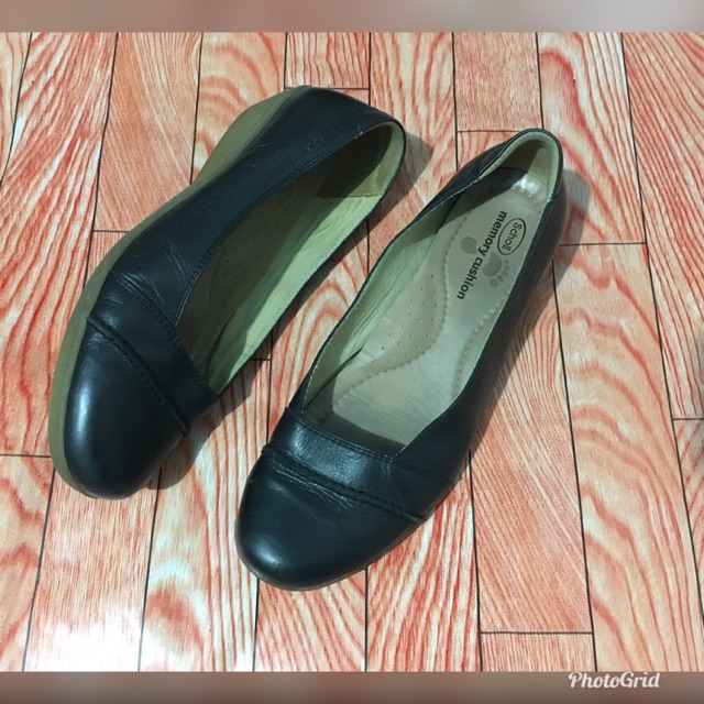 Scholl preloved