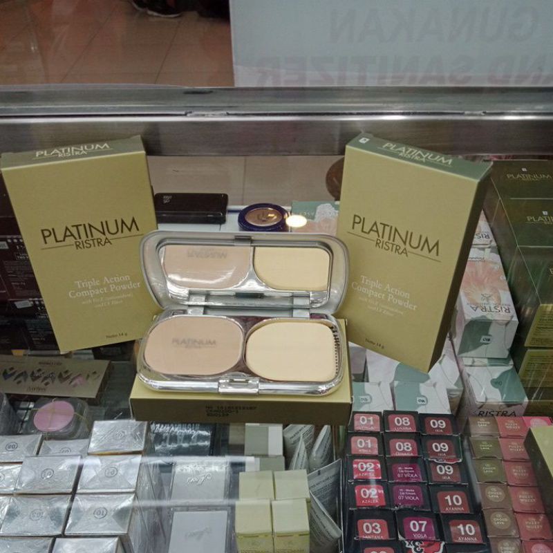RISTRA PLATINUM TRIPLE ACTION COMPACT POWDER