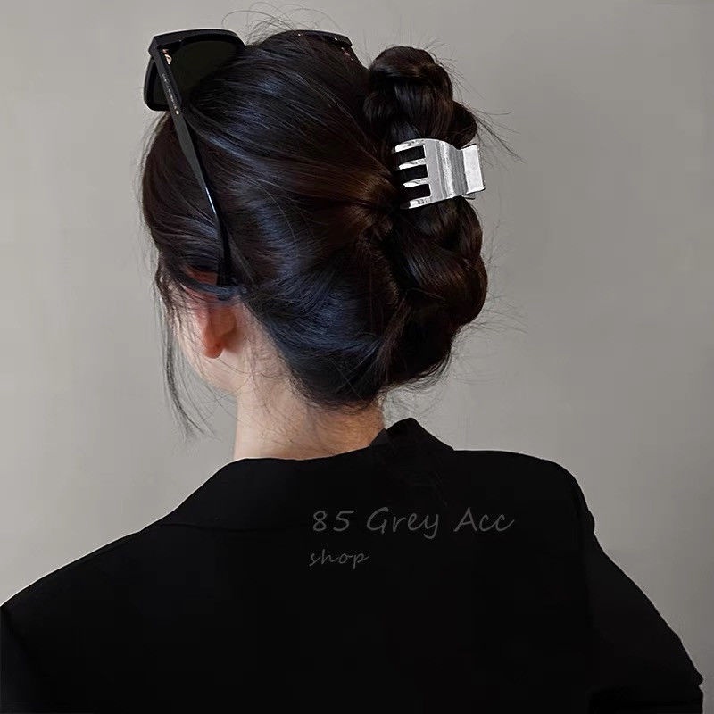 Grey metal hairpin 85 girl