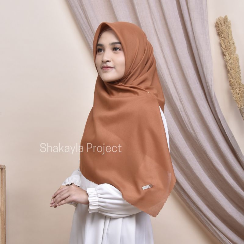 HIJAB SEGIEMPAT SUPERFINE VOAL LASER CUT PREMIUM 110X110 CM