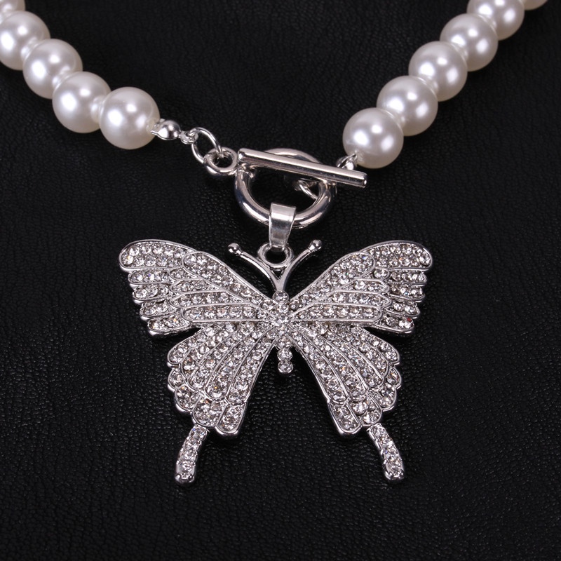 Kalung Liontin Kupu-Kupu Aksen Mutiara Berlian Imitasi Bahan alloy Gaya hip hop Eropa Amerika Untuk Wanita