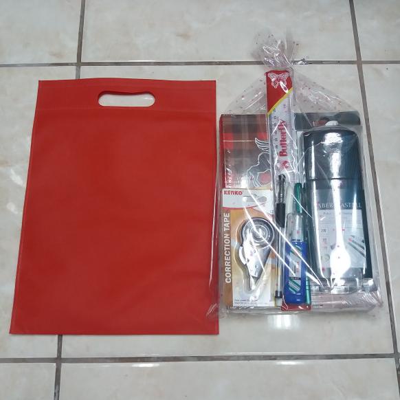 

Paket Alat Tulis Deluxe Lengkap / Paket Souvenir Alat Tulis Deluxe
