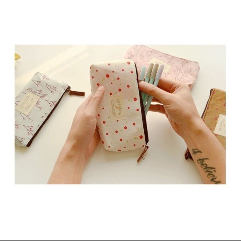 

tempat pensil kanvas aesthetic