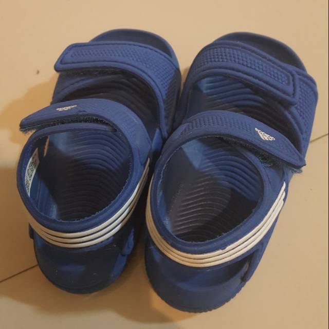 Sepatu sandal baby adidas