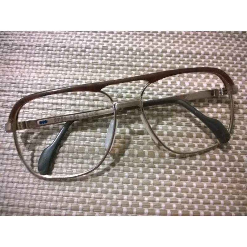 19. Frame Kacamata Vintage Retro: Metzler