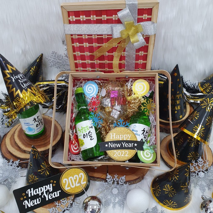 

Paket hampers tahun baru happy new year parcel hadiah 2
