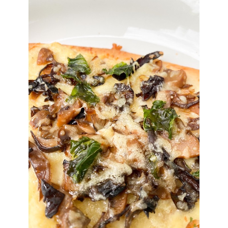 

Bechamel Mushroom Pizza