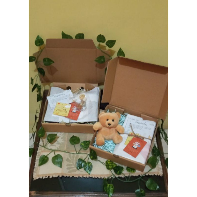 

GIFT BOX SPESIAL HAMPERS (MADE BY ORDER)1