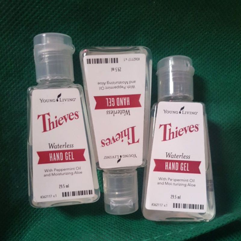Thieves hand sanitiser lembut ditangan