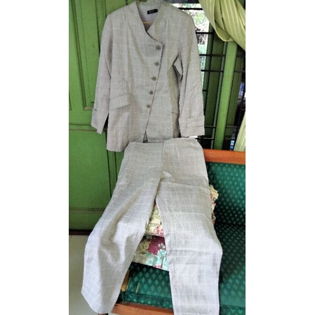 PRELOVED Setelan Blazer TATUM by Itang Yunasz