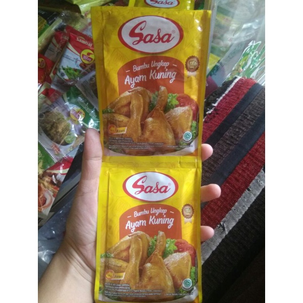 

Sasa bumbu ayam kuning ecer dan renteng