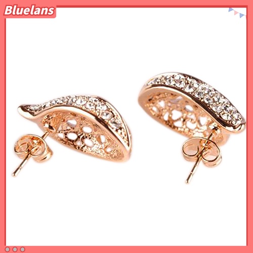 Bluelans 1 Pasang Anting Tusuk Desain Daun Hollow Hias Berlian Imitasi Warna Emas Untuk Wanita